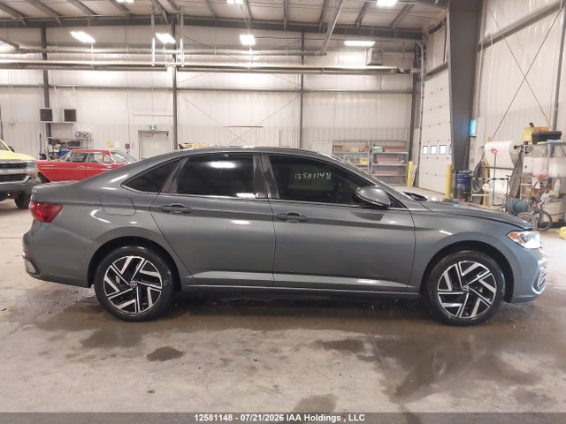 3VWGM7BUXRM011994 Volkswagen Jetta Highline