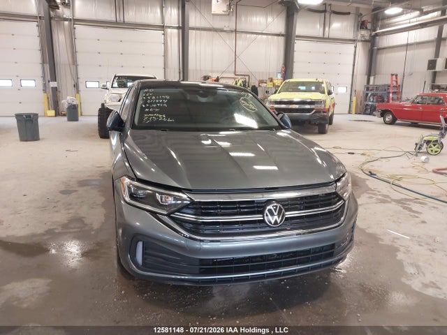 3VWGM7BUXRM011994 Volkswagen Jetta Highline