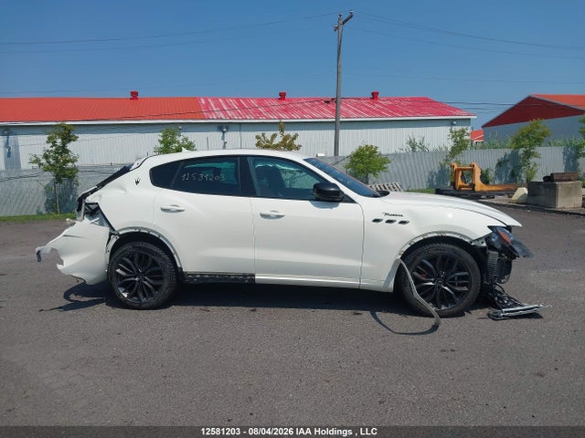 Продаж на аукціоні авто 2023 Maserati Levante Modena, vin: ZN661YUM8PX418521, номер лоту: 12581203