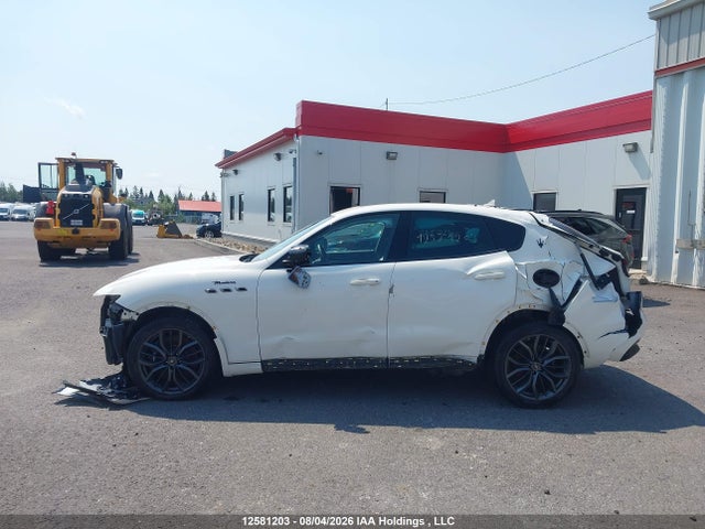 Продаж на аукціоні авто 2023 Maserati Levante Modena, vin: ZN661YUM8PX418521, номер лоту: 12581203