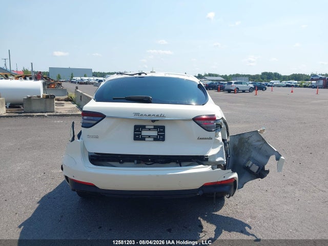 Продаж на аукціоні авто 2023 Maserati Levante Modena, vin: ZN661YUM8PX418521, номер лоту: 12581203