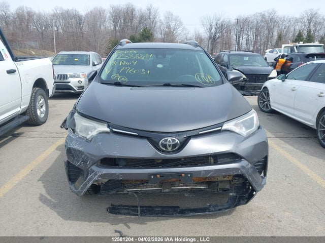 12581204 :رقم المزاد ، 2T3BFREV3JW796031 vin ، 2018 Toyota Rav4 مزاد بيع