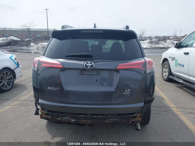 12581204 :رقم المزاد ، 2T3BFREV3JW796031 vin ، 2018 Toyota Rav4 مزاد بيع