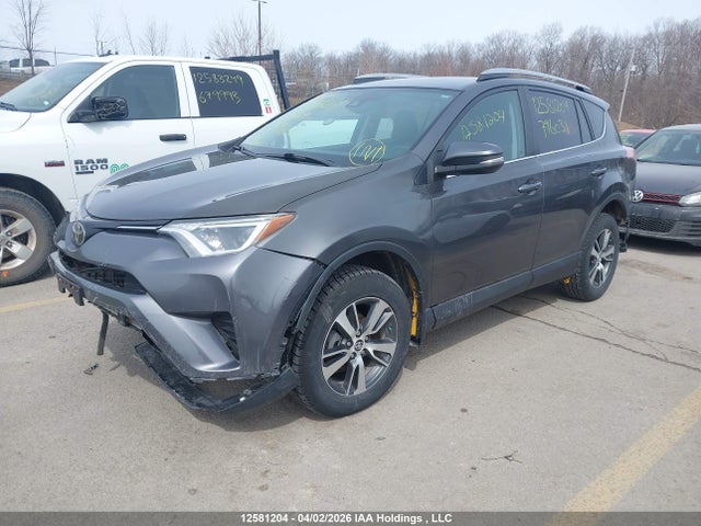 12581204 :رقم المزاد ، 2T3BFREV3JW796031 vin ، 2018 Toyota Rav4 مزاد بيع