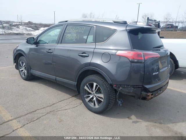 12581204 :رقم المزاد ، 2T3BFREV3JW796031 vin ، 2018 Toyota Rav4 مزاد بيع