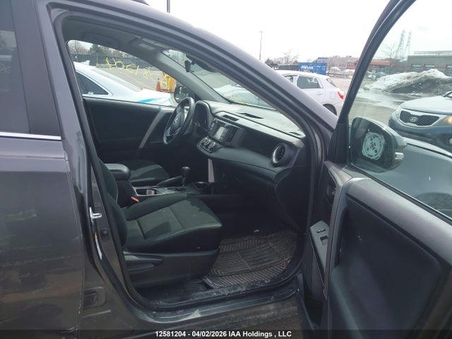 12581204 :رقم المزاد ، 2T3BFREV3JW796031 vin ، 2018 Toyota Rav4 مزاد بيع