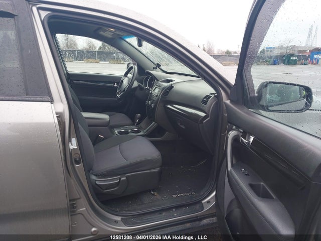 2011 Kia Sorento Lx მანქანა იყიდება აუქციონზე, vin: 5XYKTDA20BG183632, აუქციონის ნომერი: 12581208