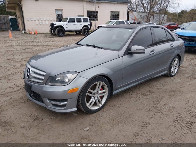 2013 Mercedes-benz C 300 4matic მანქანა იყიდება აუქციონზე, vin: WDDGF8ABXDA782065, აუქციონის ნომერი: 12581325