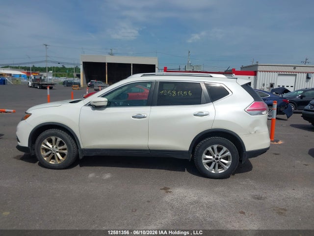 Auction sale of the 2015 Nissan Rogue, vin: 5N1AT2MV1FC890007, lot number: 12581356