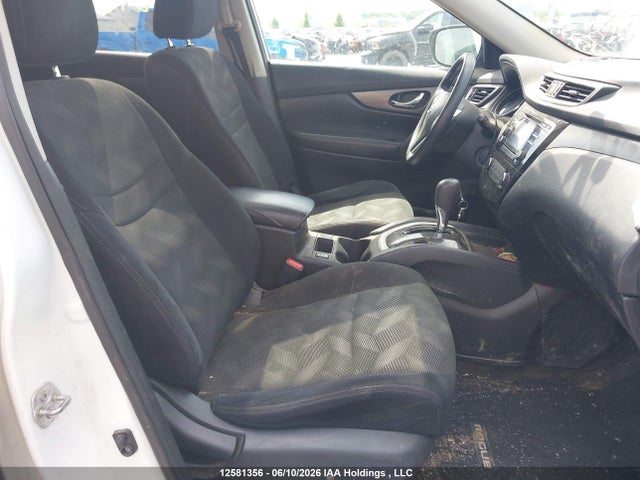 2015 Nissan Rogue მანქანა იყიდება აუქციონზე, vin: 5N1AT2MV1FC890007, აუქციონის ნომერი: 12581356