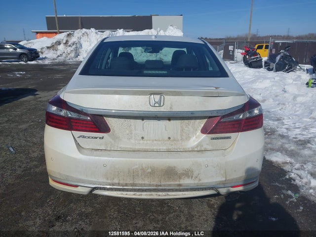 12581595 :رقم المزاد ، 1HGCR2F02HA811893 vin ، 2017 Honda Accord Touring مزاد بيع