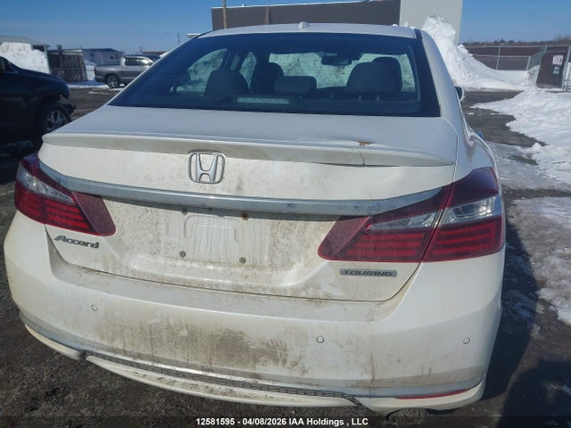12581595 :رقم المزاد ، 1HGCR2F02HA811893 vin ، 2017 Honda Accord Touring مزاد بيع