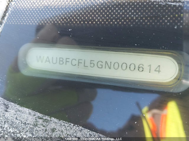WAUBFCFL5GN000614 Audi A4 Komfort Plus