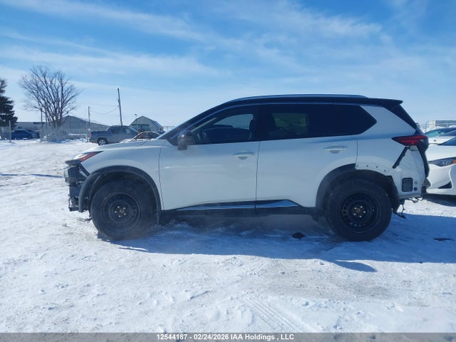 Продажа на аукционе авто 2023 Nissan Rogue Platinum, vin: JN8BT3DD7PW309250, номер лота: 12544187