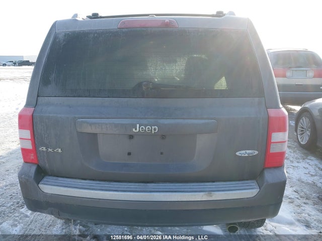 1C4NJRAB4GD500186 Jeep Patriot Sport/north