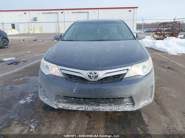 12551971 :رقم المزاد ، 4T1BF1FK8EU842876 vin ، 2014 Toyota Camry Le مزاد بيع