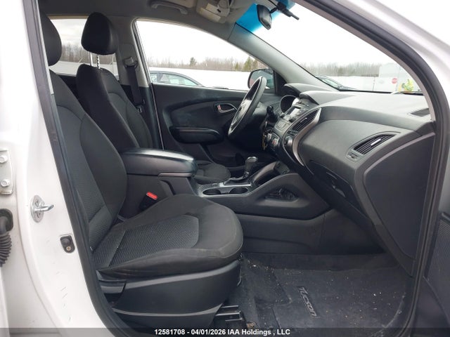 KM8JTCAF5FU009807 Hyundai Tucson Gl
