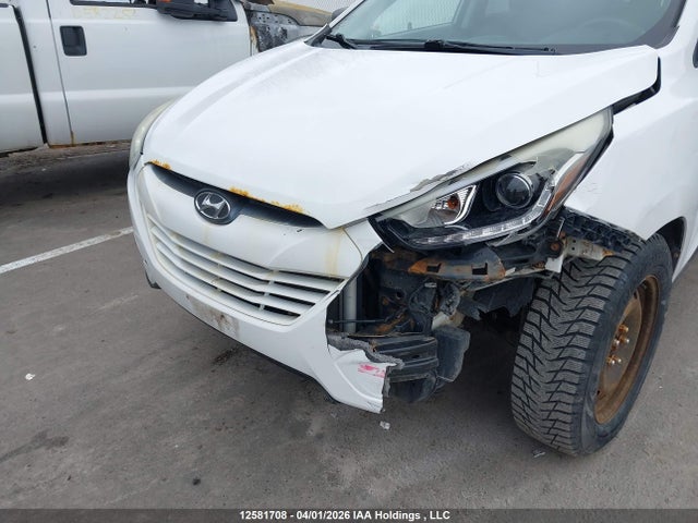 KM8JTCAF5FU009807 Hyundai Tucson Gl