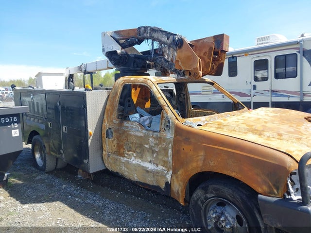 12581733 :رقم المزاد ، 1FDAF57F8YEE22991 vin ، 2000 Ford Super Duty F-550 مزاد بيع