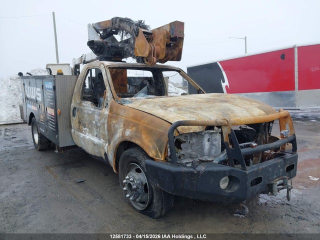 12581733 :رقم المزاد ، 1FDAF57F8YEE22991 vin ، 2000 Ford Super Duty F-550 مزاد بيع