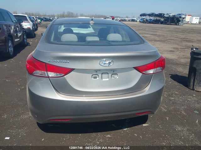 2013 Hyundai Elantra Gls/limited მანქანა იყიდება აუქციონზე, vin: 5NPDH4AE0DH278112, აუქციონის ნომერი: 12581746