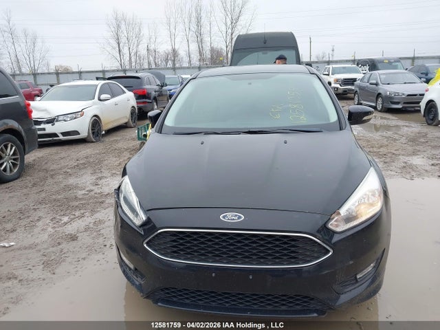 1FADP3K21JL325260 Ford FOCUS SE