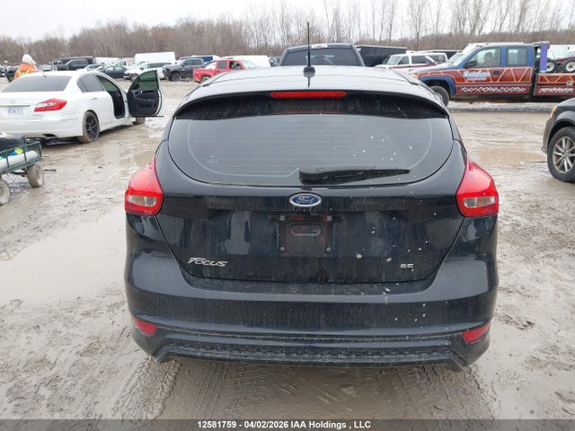 1FADP3K21JL325260 Ford FOCUS SE