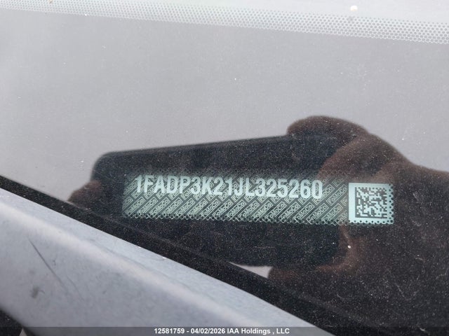 1FADP3K21JL325260 Ford FOCUS SE