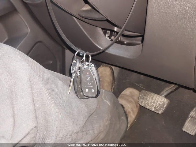 3GNAXUEV4NL256252 Chevrolet EQUINOX LT