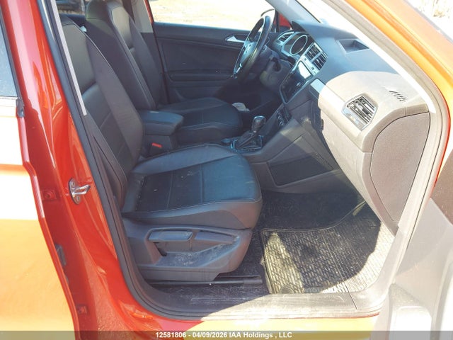 3VV2B7AXXJM042800 Volkswagen Tiguan Se/sel
