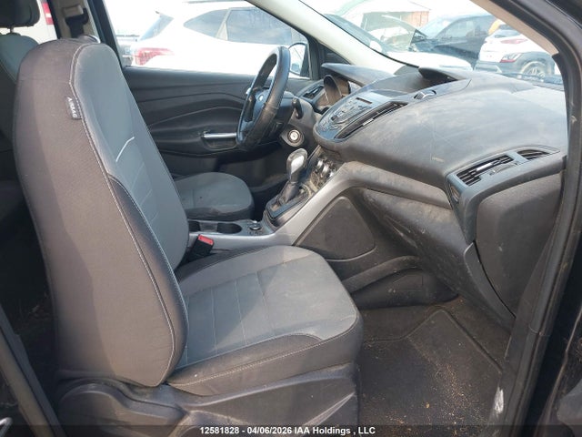 1FMCU9GX9EUE02104 Ford Escape