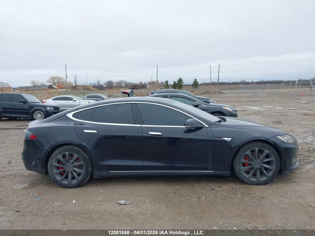 12581848 :رقم المزاد ، 5YJSA1E27FF116280 vin ، 2015 Tesla Model S 70d/85d/p85d مزاد بيع