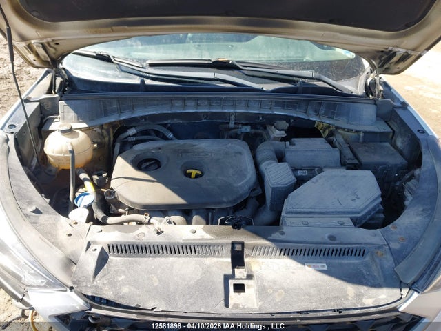 KM8J2CA43KU055227 Hyundai TUCSON SE