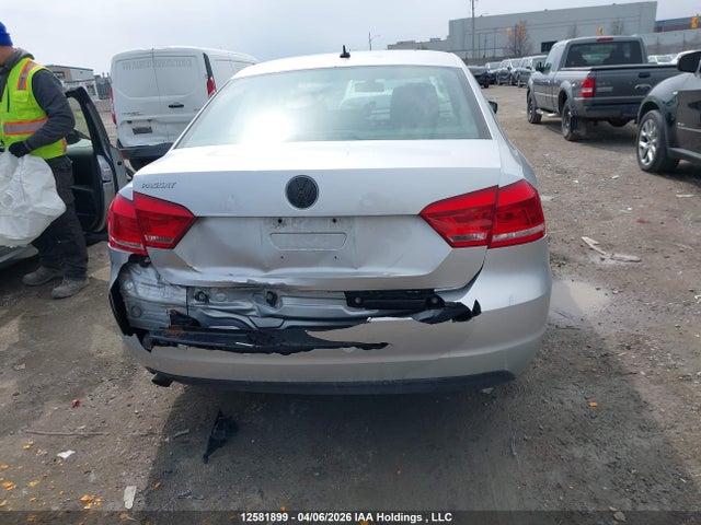 12581899 :رقم المزاد ، 1VWAH7A39DC102865 vin ، 2013 Volkswagen Passat مزاد بيع