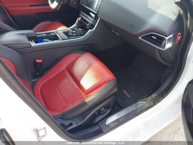 SAJAL4FN9JCP36622 Jaguar Xe 20d R-sport