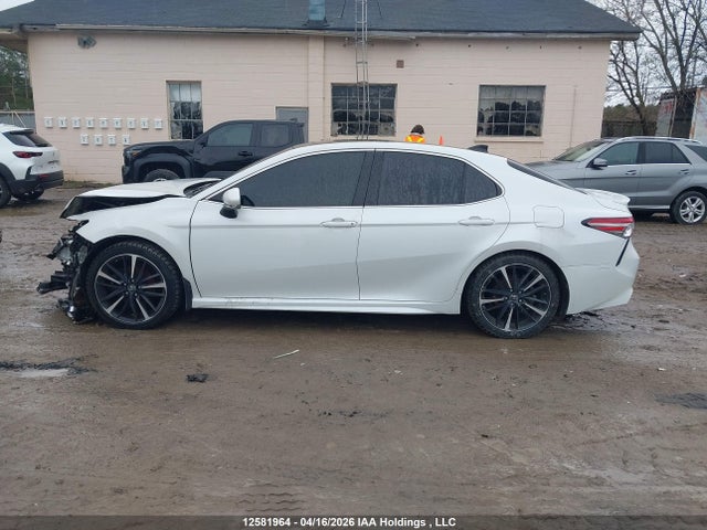 4T1B61HK3JU117984 Toyota Camry