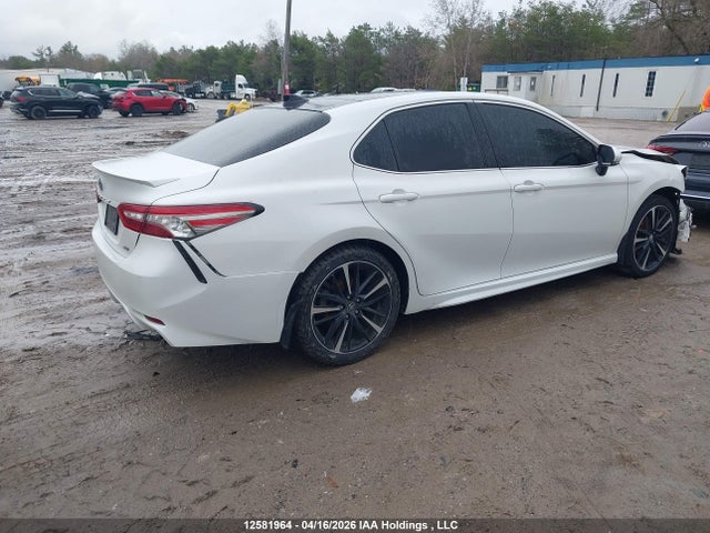 4T1B61HK3JU117984 Toyota Camry