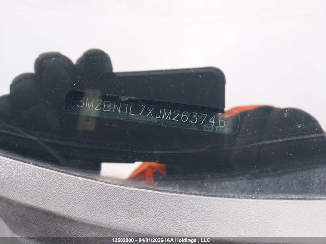 3MZBN1L7XJM263746 Mazda 3 TOURING