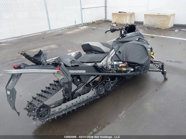 YH2LSMTF5TR000153 Lynx Snowmobile