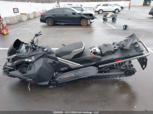 YH2LSMTF5TR000153 Lynx Snowmobile