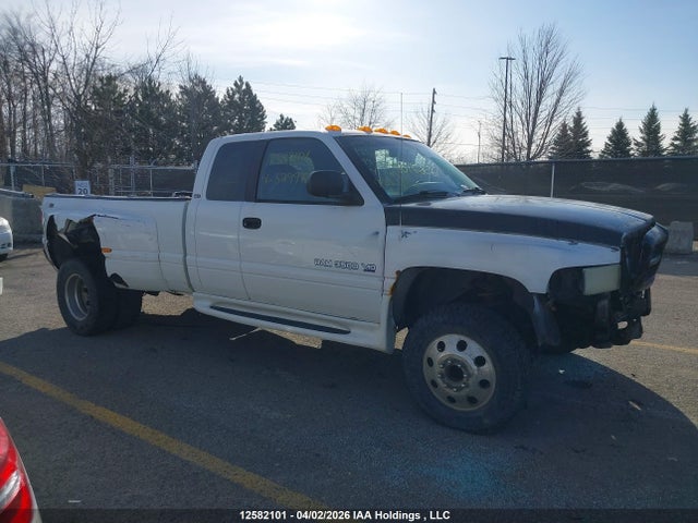 12582101 :رقم المزاد ، 1B7MF33W1XJ529978 vin ، 1999 Dodge Ram 3500 مزاد بيع
