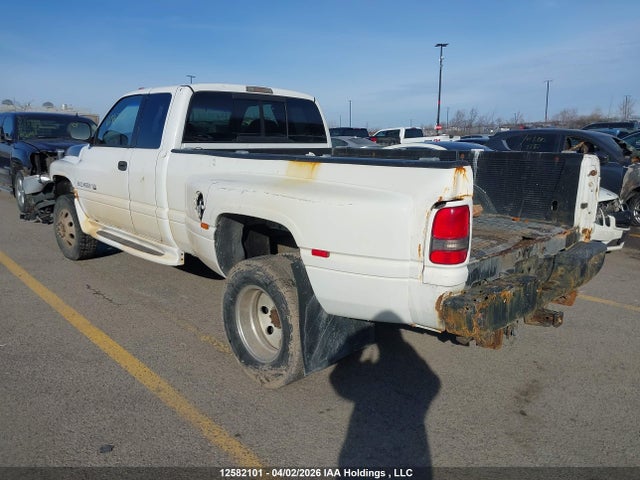 12582101 :رقم المزاد ، 1B7MF33W1XJ529978 vin ، 1999 Dodge Ram 3500 مزاد بيع