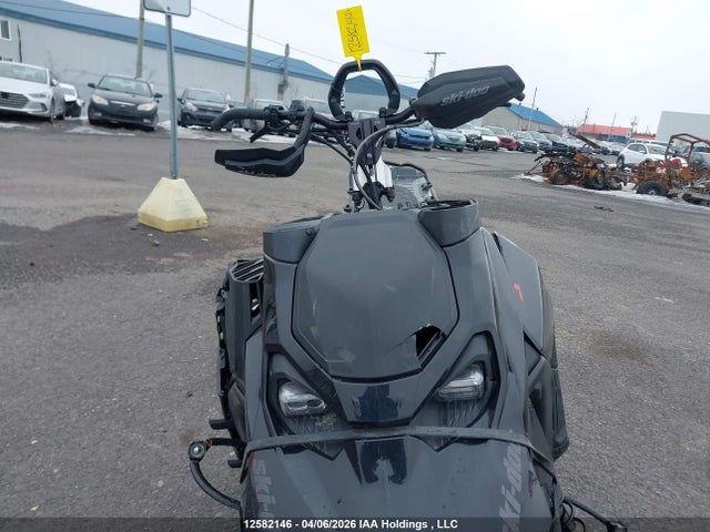 2BPSTJPA5PV000815 Skidoo Summit 850