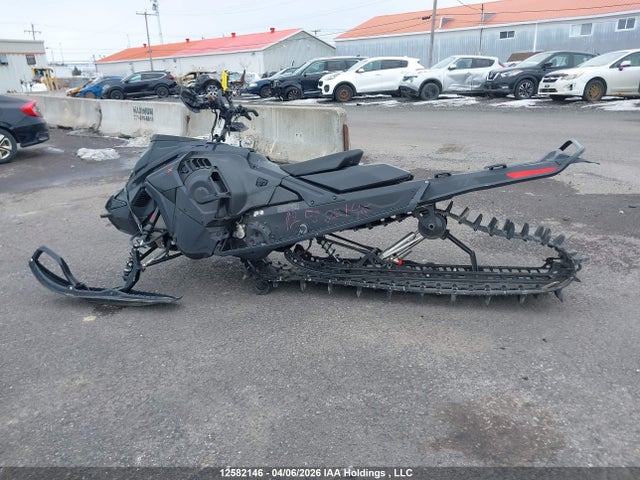2BPSTJPA5PV000815 Skidoo Summit 850
