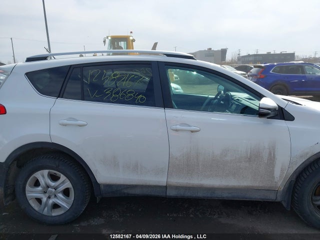 12582167 :رقم المزاد ، 2T3BFREV3FW386840 vin ، 2015 Toyota Rav4 Le مزاد بيع