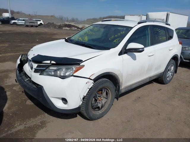 12582167 :رقم المزاد ، 2T3BFREV3FW386840 vin ، 2015 Toyota Rav4 Le مزاد بيع