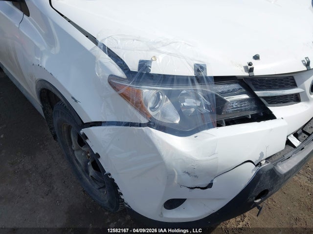 12582167 :رقم المزاد ، 2T3BFREV3FW386840 vin ، 2015 Toyota Rav4 Le مزاد بيع