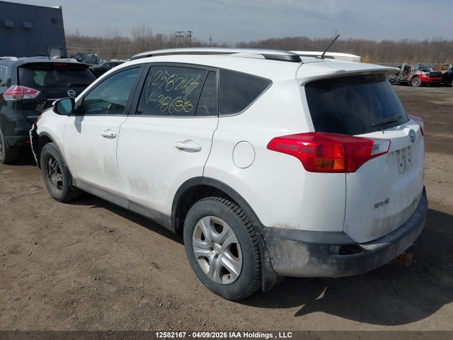 12582167 :رقم المزاد ، 2T3BFREV3FW386840 vin ، 2015 Toyota Rav4 Le مزاد بيع