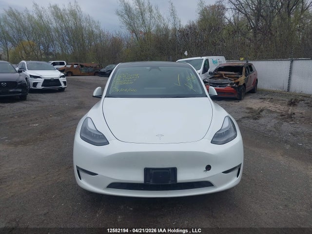 Tesla Model Y 2024 7SAYGDEE1RF098869 Image 12