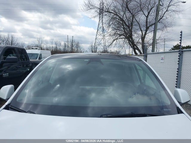 Tesla Model Y 2024 7SAYGDEE1RF098869 Image 17